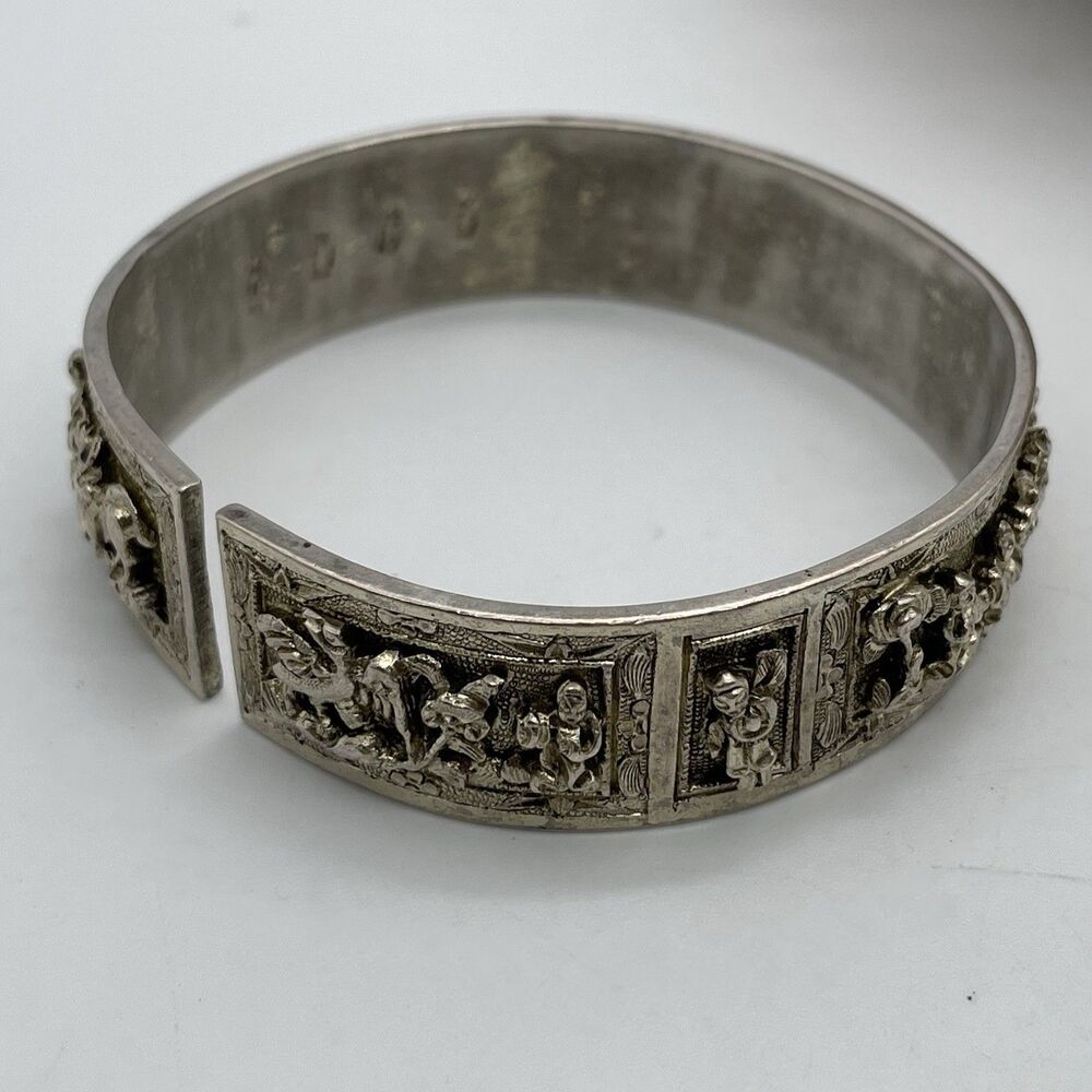 Antique 1930’s Chinese Qing Dynasty 925 Silver Bracelet Decorated With Figures